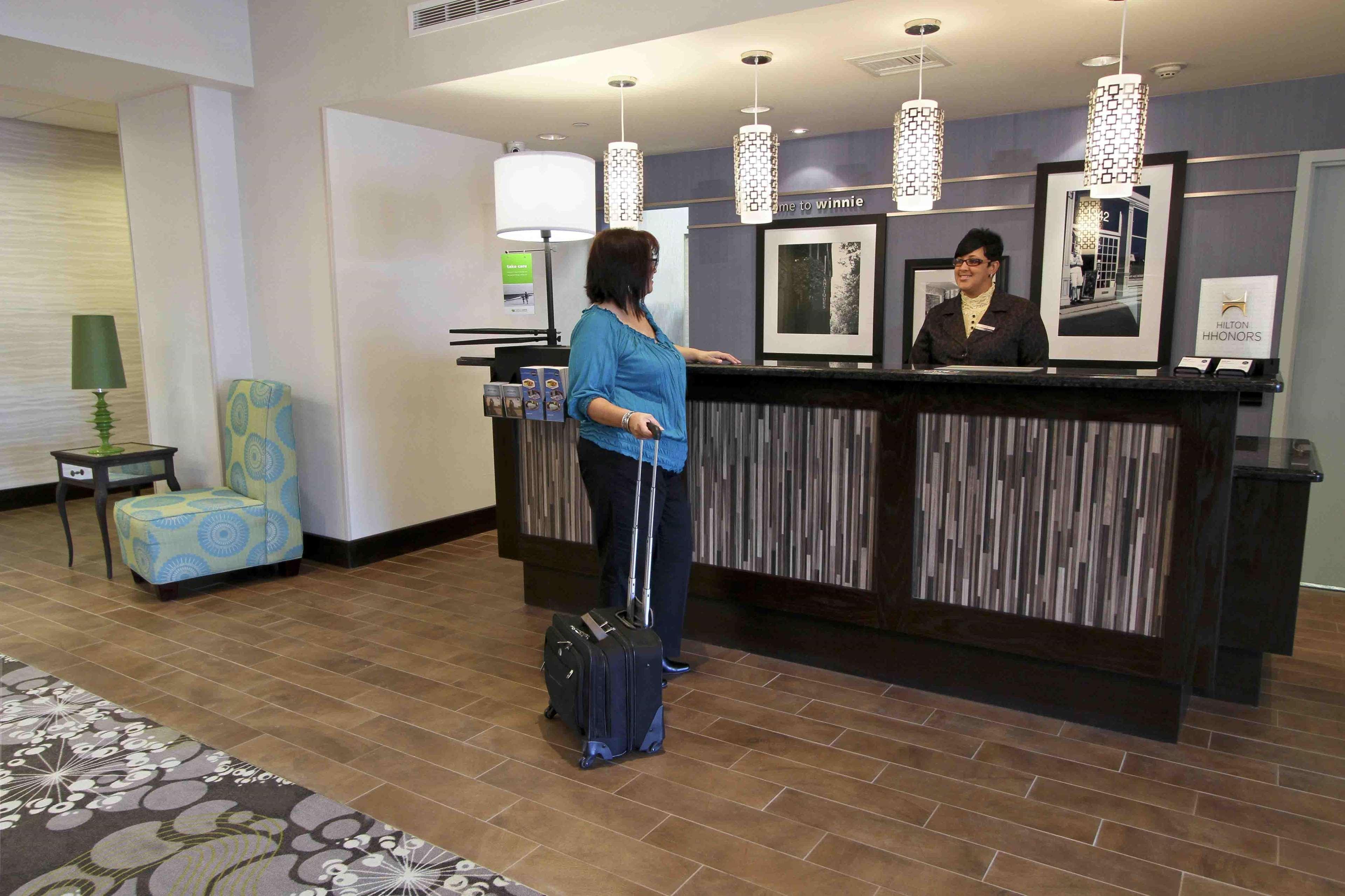Hampton Inn & Suites Winnie Interior foto